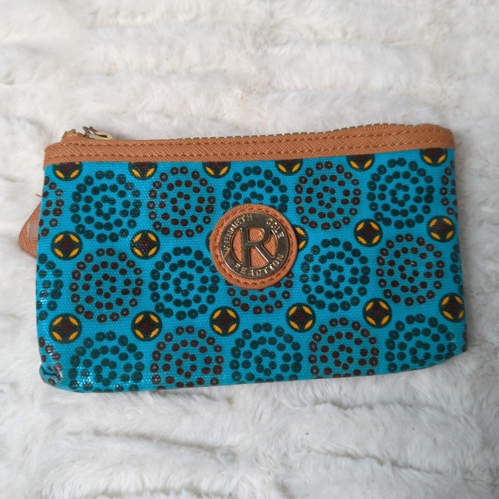 Kenneth Cole 6 1/2 Inch Aqua Blue And Tan Geometric Pattern Zip Up Change Purse